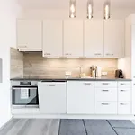 Luxury House With Pool, Garden, Ac & Sauna דירה פרכטולדסדורף