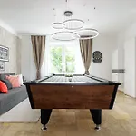 Luxury House With Pool, Garden, Ac & Sauna