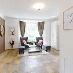 Luxury House With Pool, Garden, Ac & Sauna *