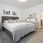 Luxury House With Pool, Garden, Ac & Sauna * פרכטולדסדורף