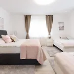Luxury House With Pool, Garden, Ac & Sauna * פרכטולדסדורף
