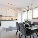 דירה Luxury House With Pool, Garden, Ac & Sauna *