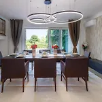 Luxury House With Pool, Garden, Ac & Sauna *