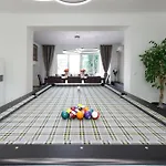 Luxury House With Pool, Garden, Ac & Sauna דירה