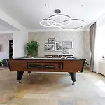 דירה Luxury House With Pool, Garden, Ac & Sauna