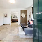 Luxury House With Pool, Garden, Ac & Sauna *