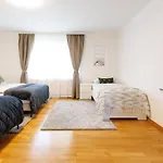 דירה Luxury House With Pool, Garden, Ac & Sauna
