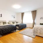 דירה Luxury House With Pool, Garden, Ac & Sauna *
