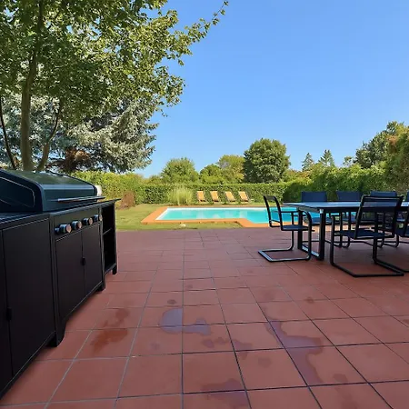 Luxury House With Pool, Garden, Ac & Sauna Apartman *