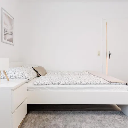 Apartman Luxury House With Pool, Garden, Ac & Sauna