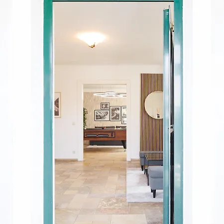 Luxury House With Pool, Garden, Ac & Sauna Apartman