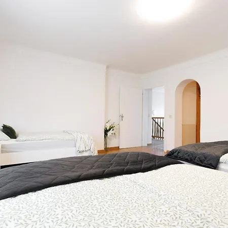 Luxury House With Pool, Garden, Ac & Sauna *