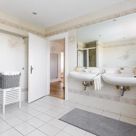 Luxury House With Pool, Garden, Ac & Sauna *