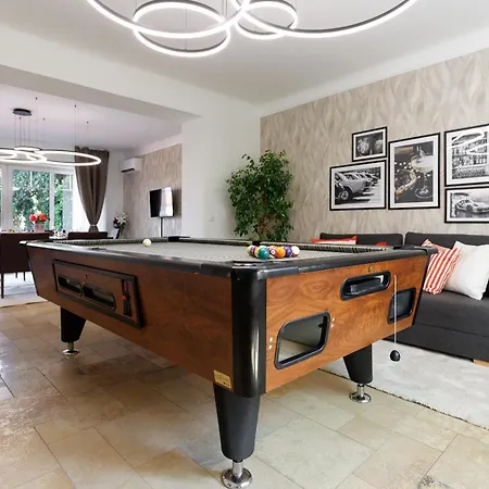 Apartman Luxury House With Pool, Garden, Ac & Sauna *