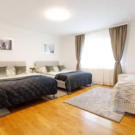 Apartman Luxury House With Pool, Garden, Ac & Sauna