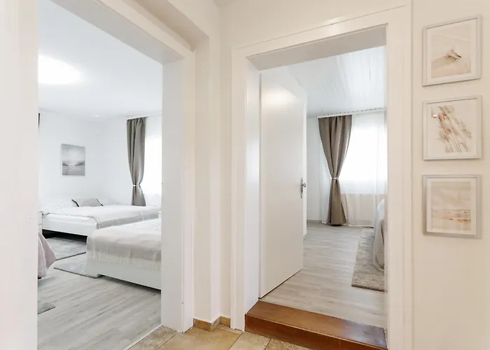 Luxury House With Pool, Garden, Ac & Sauna *