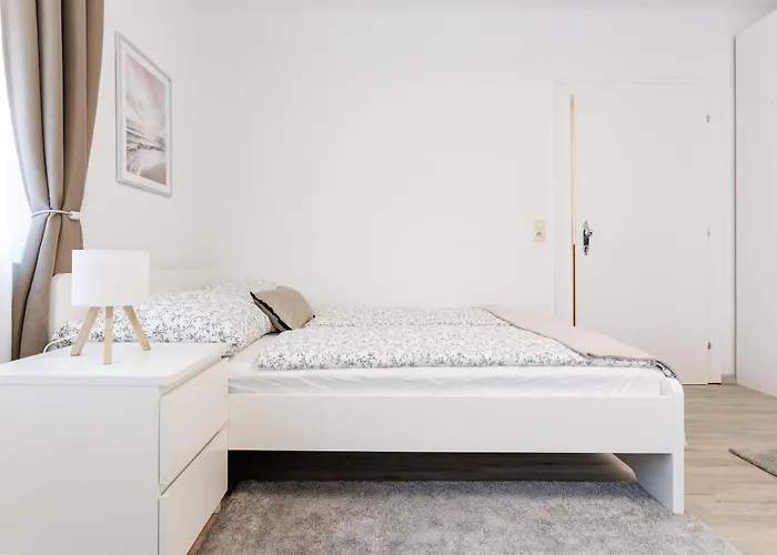 Apartman Luxury House With Pool, Garden, Ac & Sauna