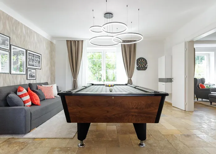 Luxury House With Pool, Garden, Ac & Sauna