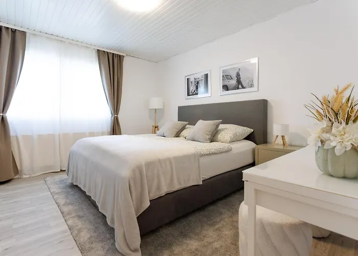 Luxury House With Pool, Garden, Ac & Sauna Apartamento