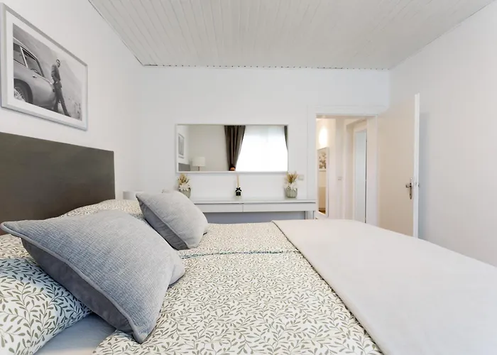 Luxury House With Pool, Garden, Ac & Sauna