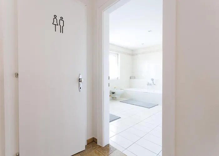 Luxury House With Pool, Garden, Ac & Sauna *