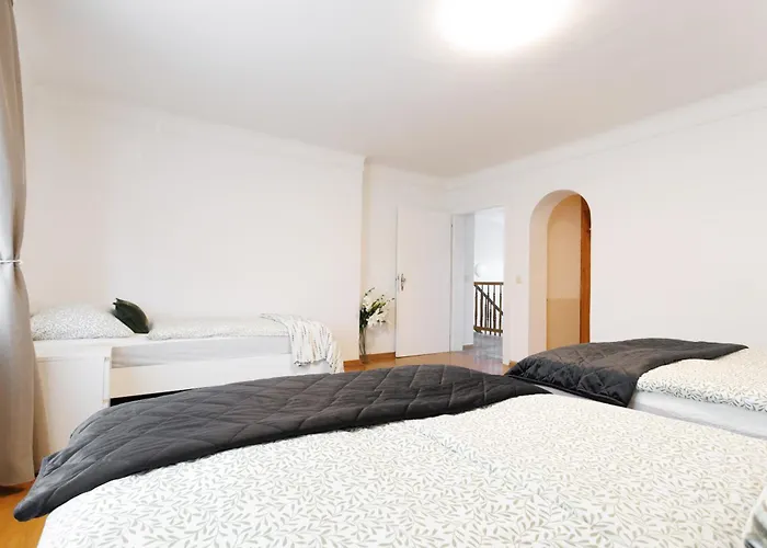 Luxury House With Pool, Garden, Ac & Sauna *