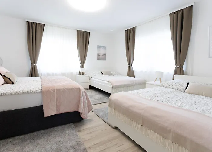 Luxury House With Pool, Garden, Ac & Sauna Apartamento