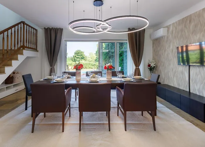 Luxury House With Pool, Garden, Ac & Sauna *