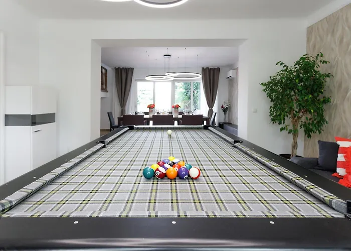 Luxury House With Pool, Garden, Ac & Sauna Apartamento