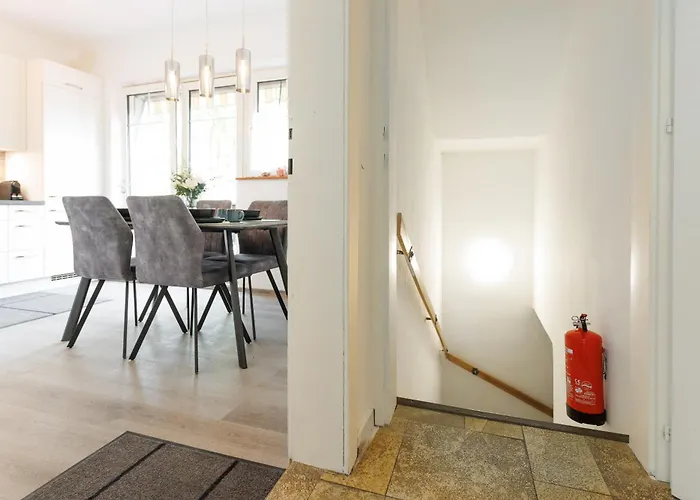 Luxury House With Pool, Garden, Ac & Sauna Apartman